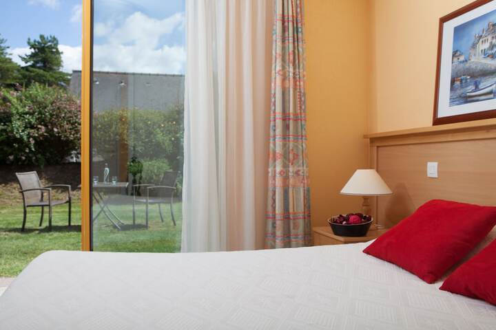 Room 2 of 27