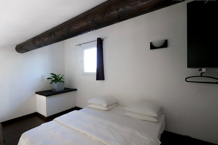 Room 4 of 26