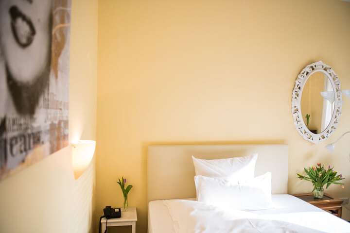 Room 28 of 59