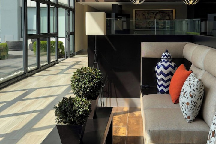 Entrance & Lobby