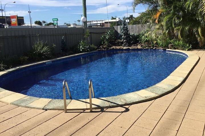 Pool 32 of 72