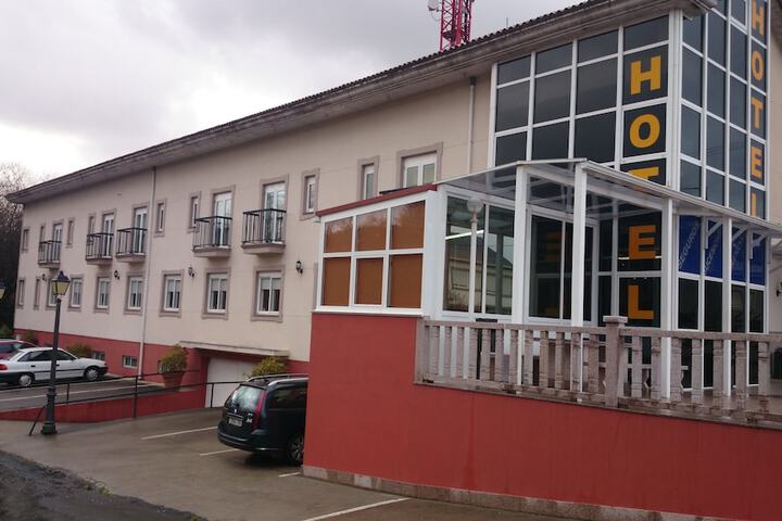 Hotel Valdoviño Express