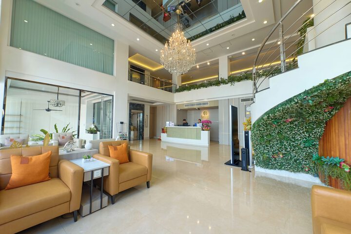 Hotel Lobby