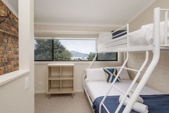 Room 7 of 11
