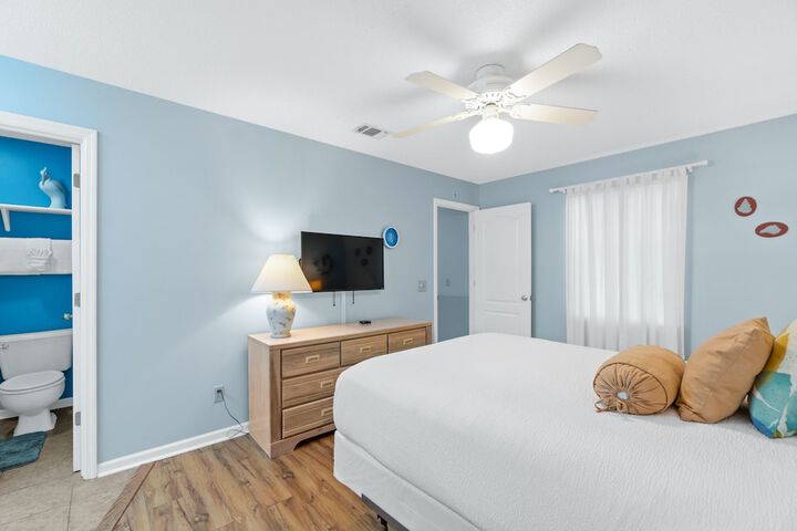 Room 6 of 125