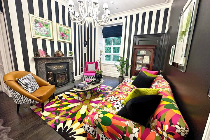 Lounge 60 of 69