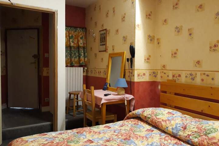 Room 16 of 49