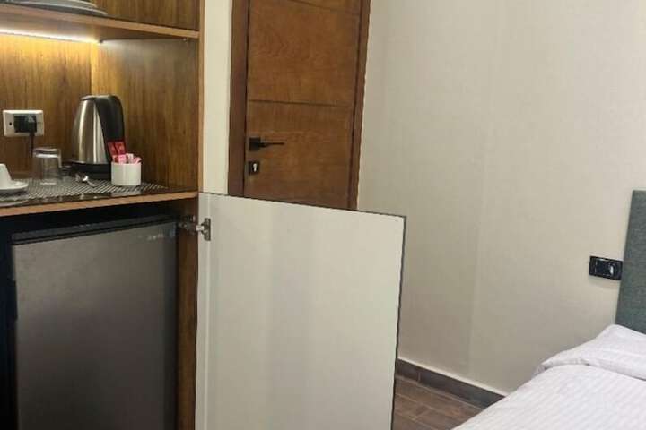 Room 52 of 101