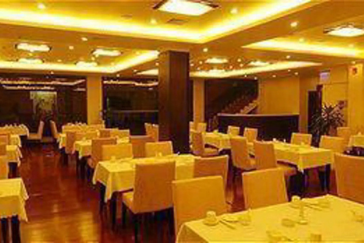 Dining 5 of 5