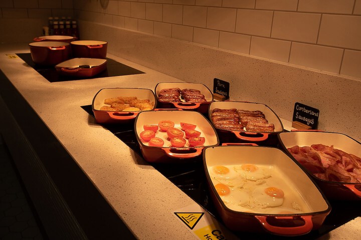 Breakfast/Coffee Service 111 of 210