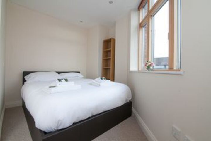 Room 12 of 28
