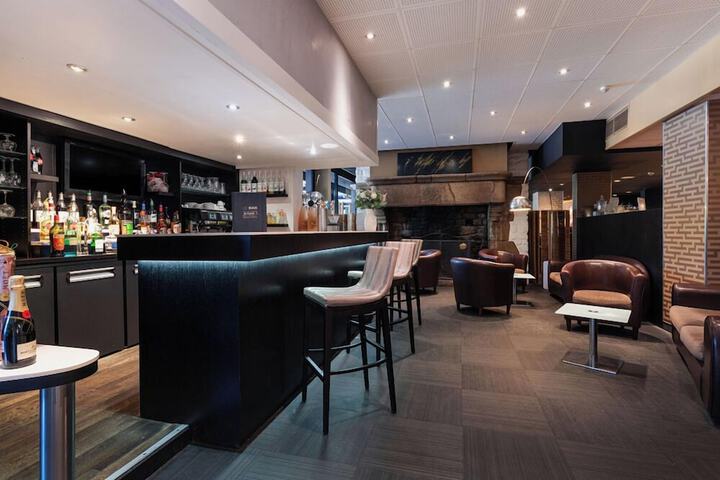 Lounge 115 of 130