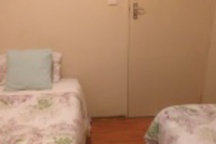Room 102 of 216