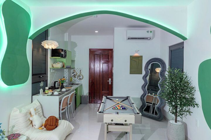 Room 28 of 107