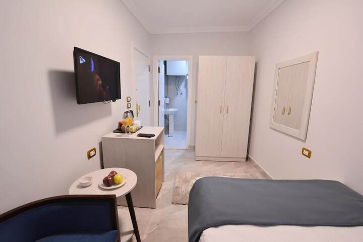 Room 6 of 56