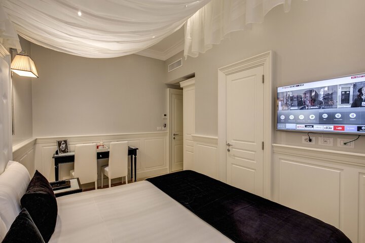 Room 5 of 30