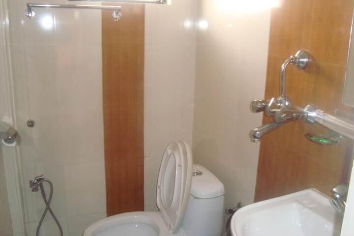 Room 26 of 37