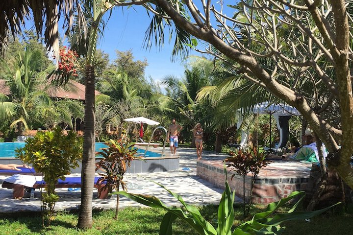 Sundeck 64 of 70