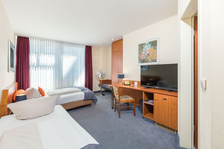 Room 21 of 34
