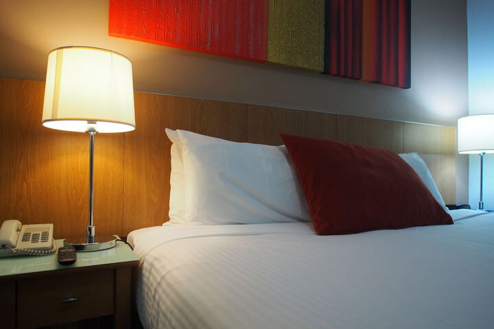 Room 10 of 33