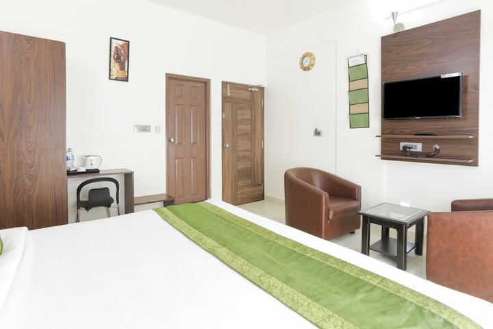 Room 33 of 63
