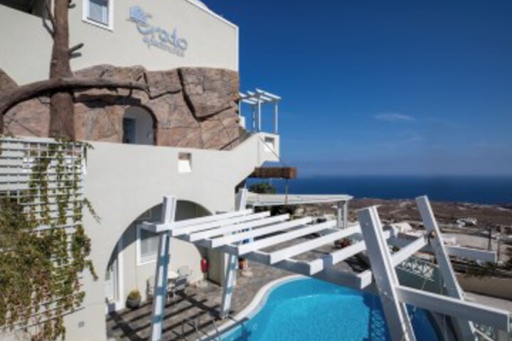 Erato Santorini Apartments Hotel
