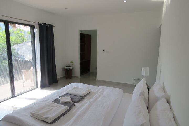 Room 11 of 27
