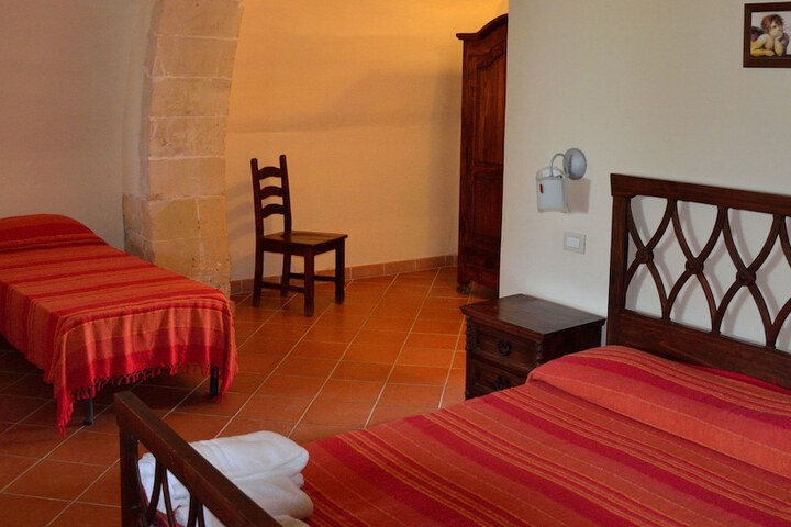 Room 14 of 27