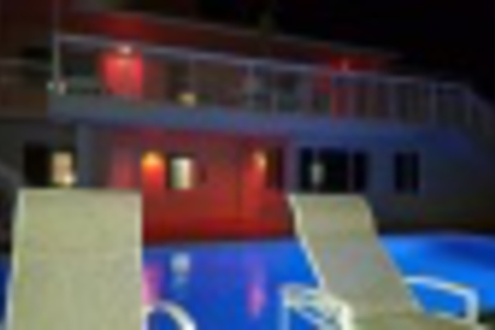 Pool 207 of 695