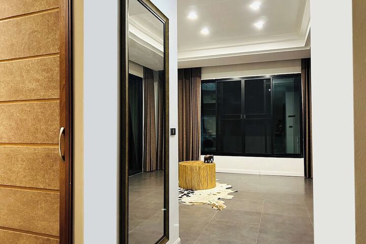 Room 51 of 107