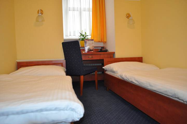 Room 11 of 31