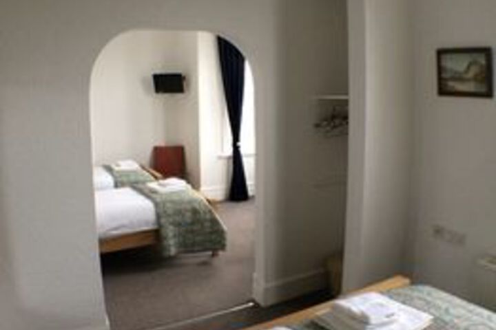 Room 21 of 48