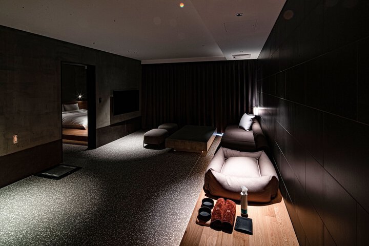 Room 10 of 87