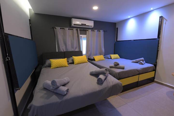 Room 30 of 47