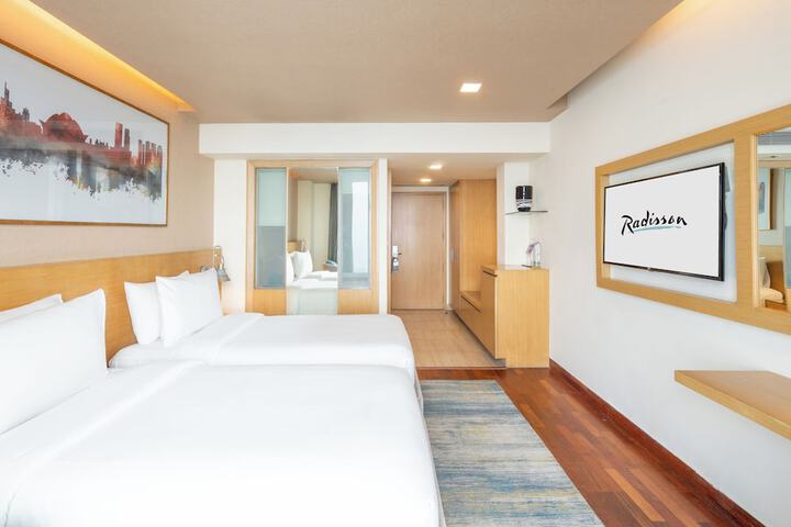 Room 10 of 40