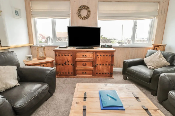 Room 4 of 14