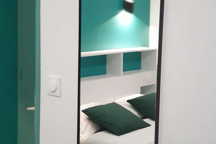 Room 17 of 38