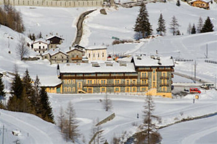 Hotel 4 of 59