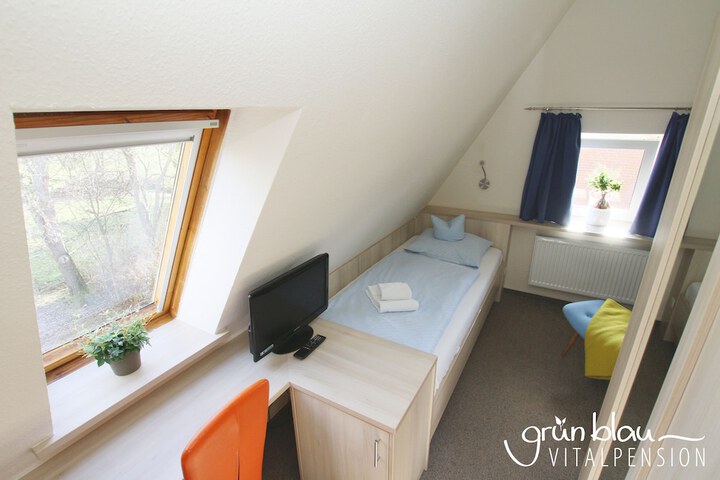 Room 11 of 24