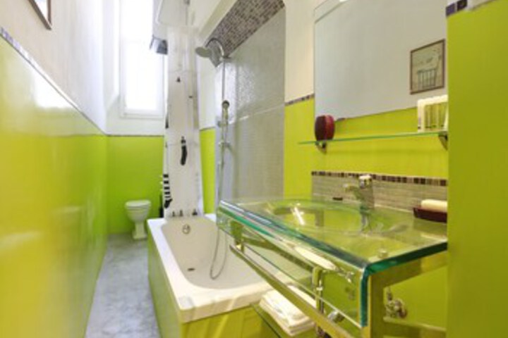 Room 3 of 23