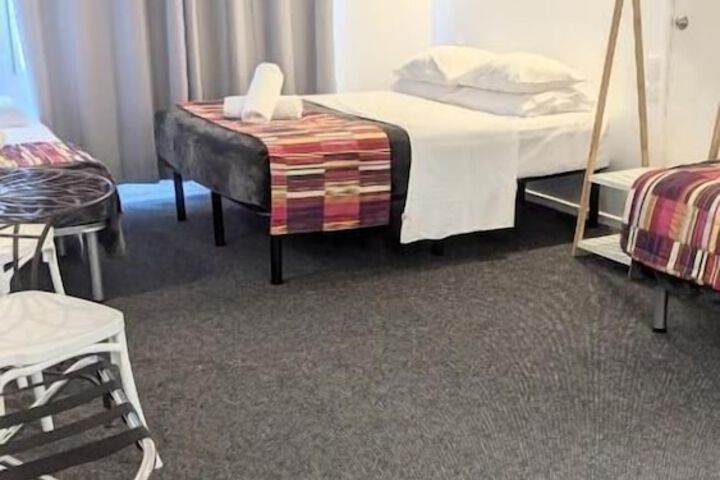 Room 7 of 27