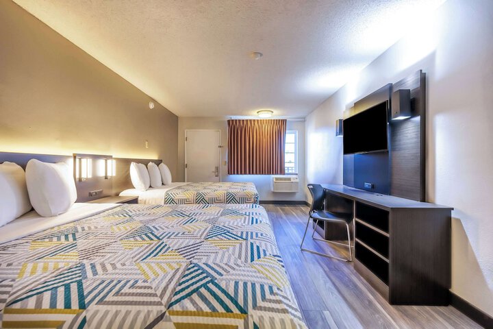 Room 17 of 29