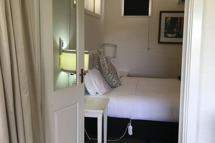 Room 5 of 45