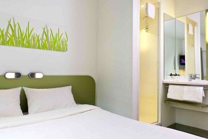 Room 14 of 35