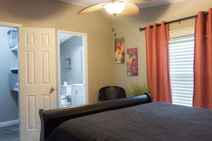 Room 102 of 917