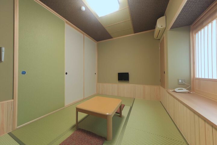 Room 20 of 83