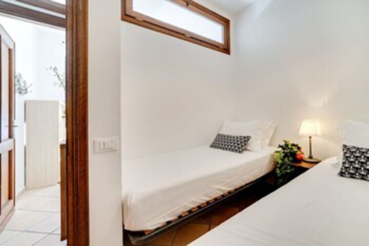 Room 8 of 23