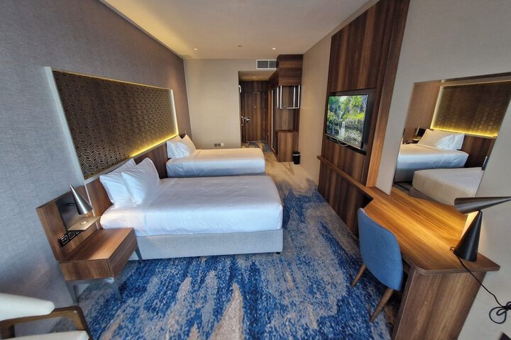 Room 16 of 62