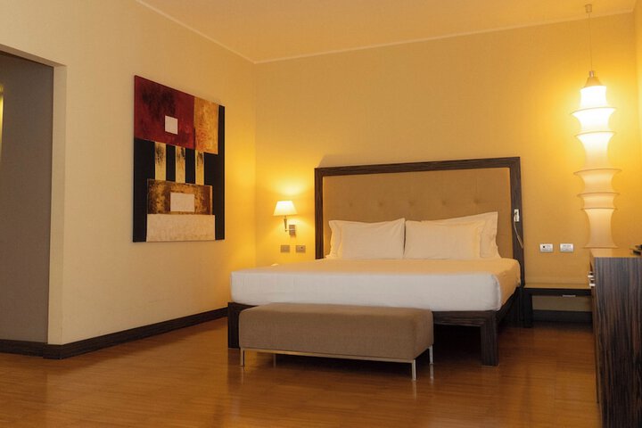 Room 52 of 132