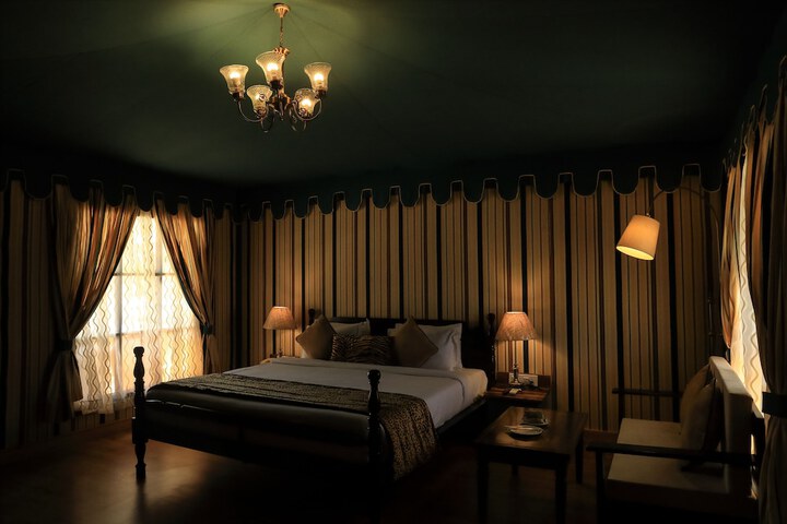 Room 5 of 103